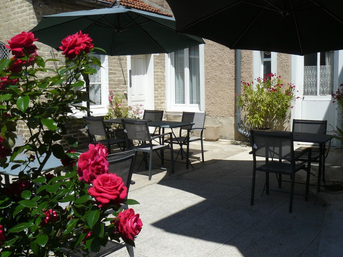 Hotel De La Cite ชาลงส์-อ็อง-ชองปาญ ภายนอก รูปภาพ